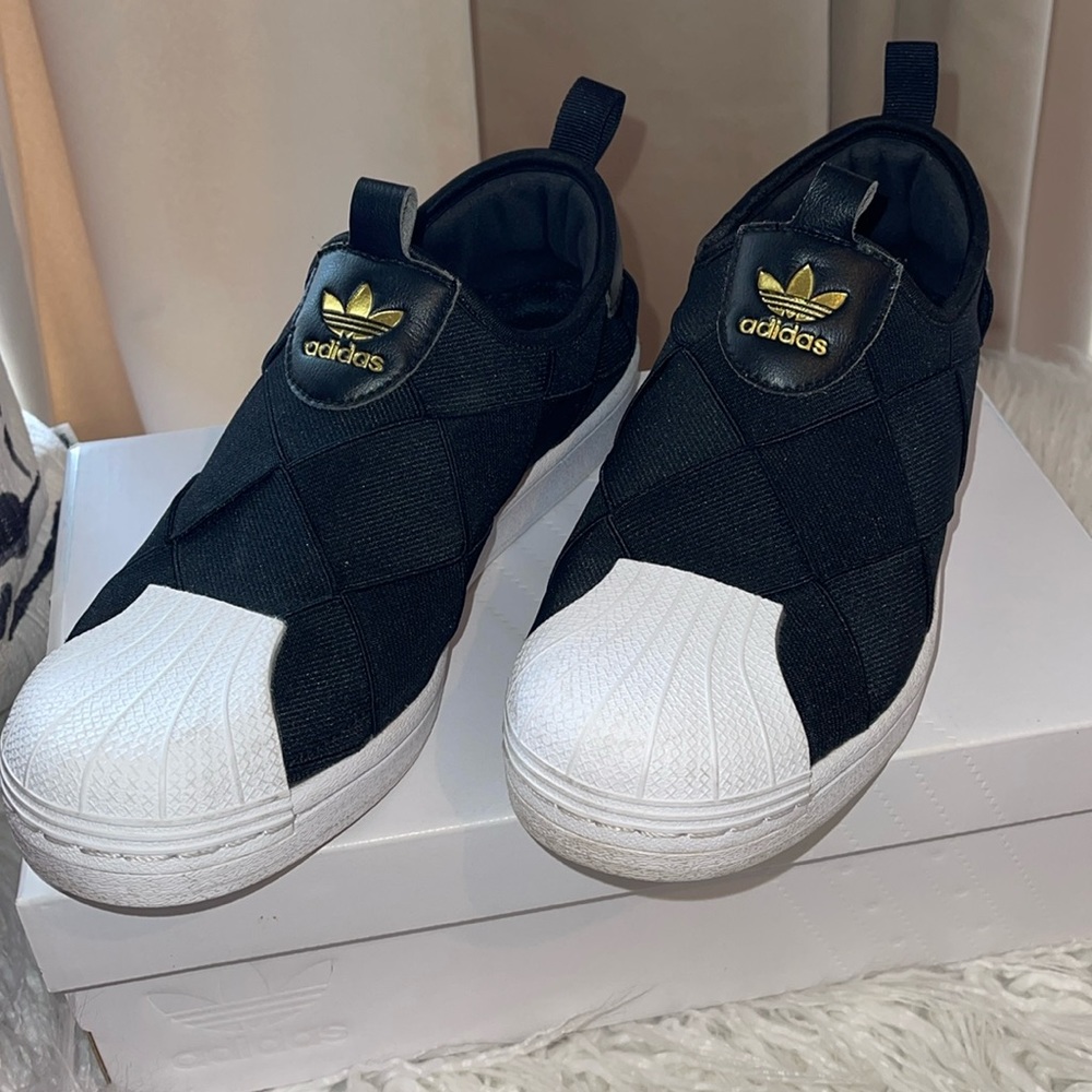 Women’s Superstar slip on Adidas sneakers 8.5